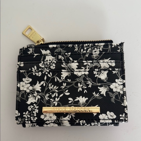 Steve Madden Black and White Floral Wallet - Picture 2 of 4